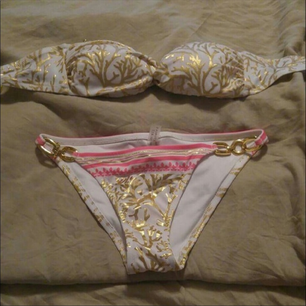 Size small Victoria’s Secret bikini set